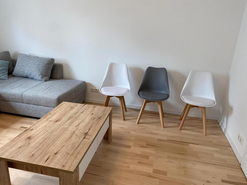 Ferienwohnung Diana Und Manuel ไวน์ไฮม์ ภายนอก รูปภาพ